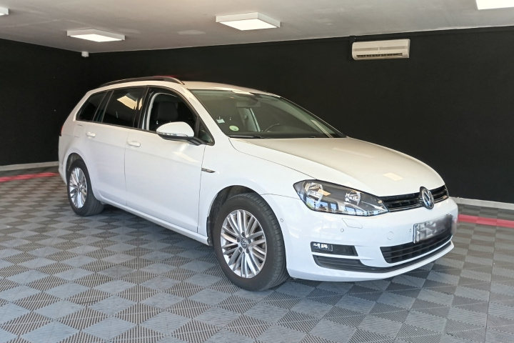 VOLKSWAGEN GOLF SW