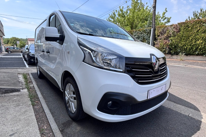 RENAULT TRAFIC FOURGON